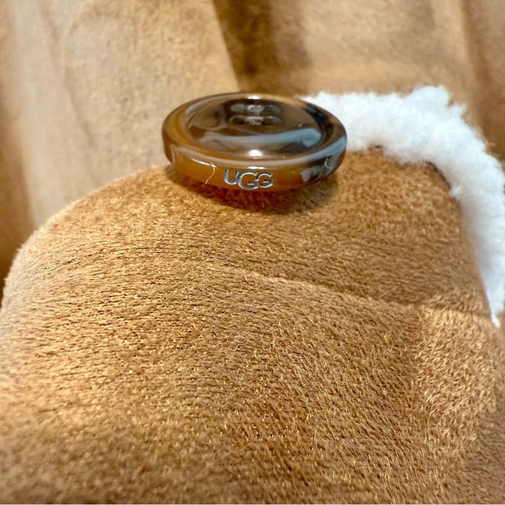 UGG Women's Brown Shearling Coat P to P 27 inches, and Length 37 Inch long - Picture 6 of 11